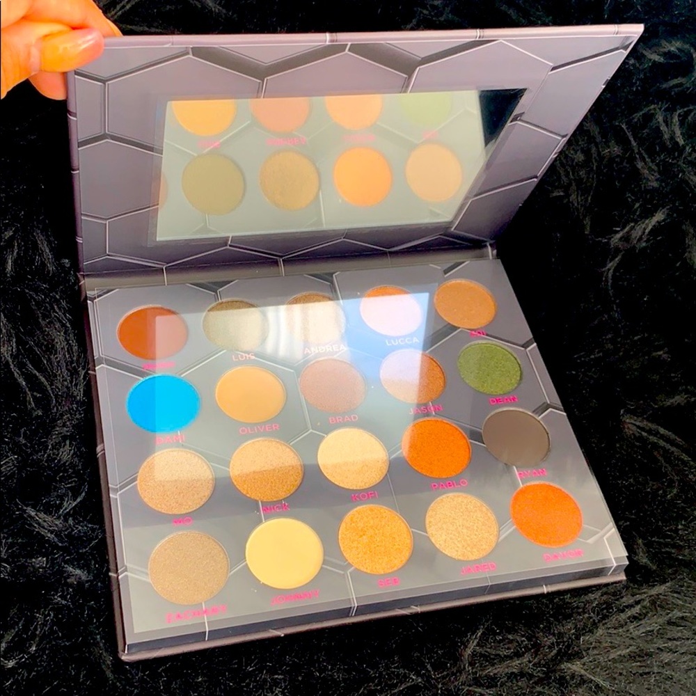 Barbarella Eyeshadow Palette - BEEBEAUTY LONDON